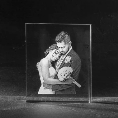 Foto in glas als woontrend in 2026: van subtiele 2D tot indrukwekkende 3D herinneringen